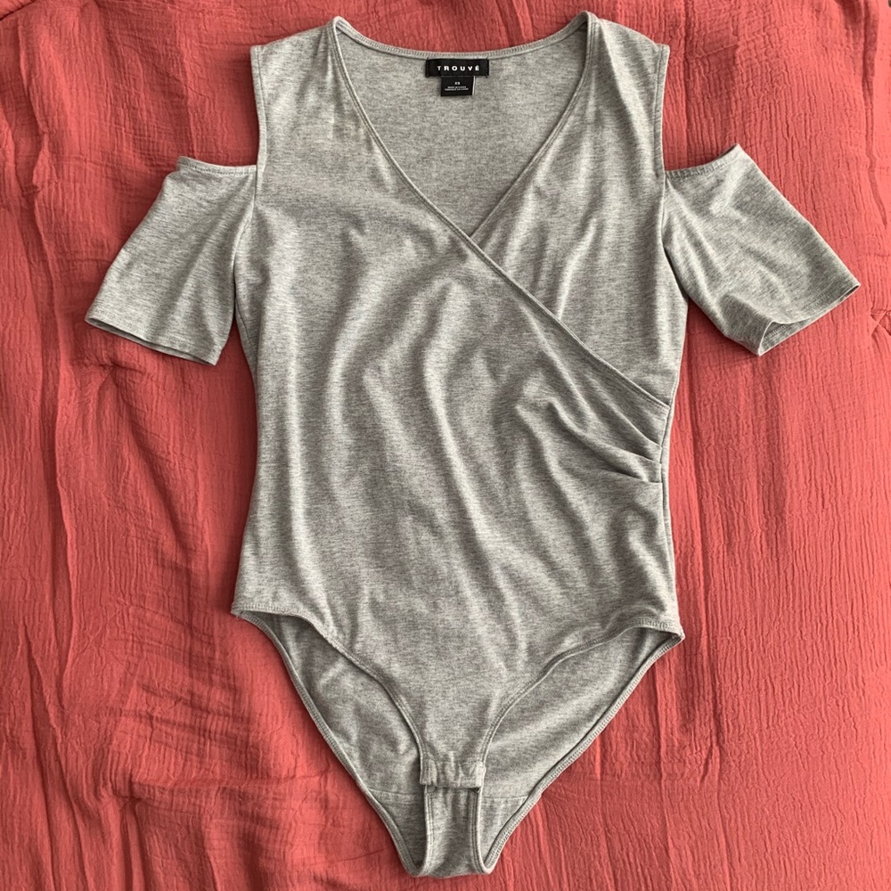 Trouve cold shoulder surplice bodysuit XS